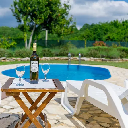 Tatil Evi Malini
